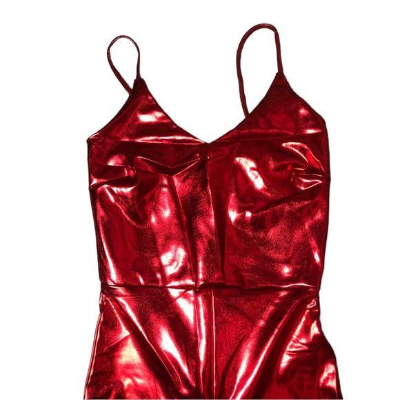 🎃Women’s Red Metallic jumpsuit varios sizes❤️ - Picture 3 of 12
